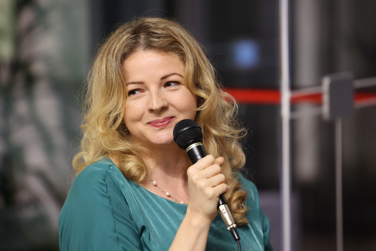 SPEAKER LA EVENIMENTE