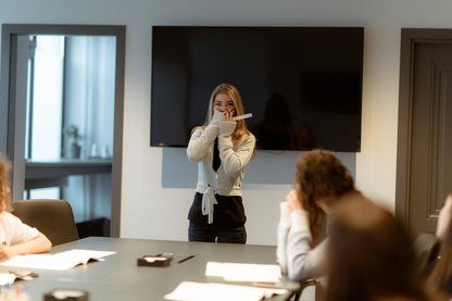 CURS DE PUBLIC SPEAKING ÎN ORADEA PENTRU COPII (11-13 ANI) - SPEAKLEVEL KIDS