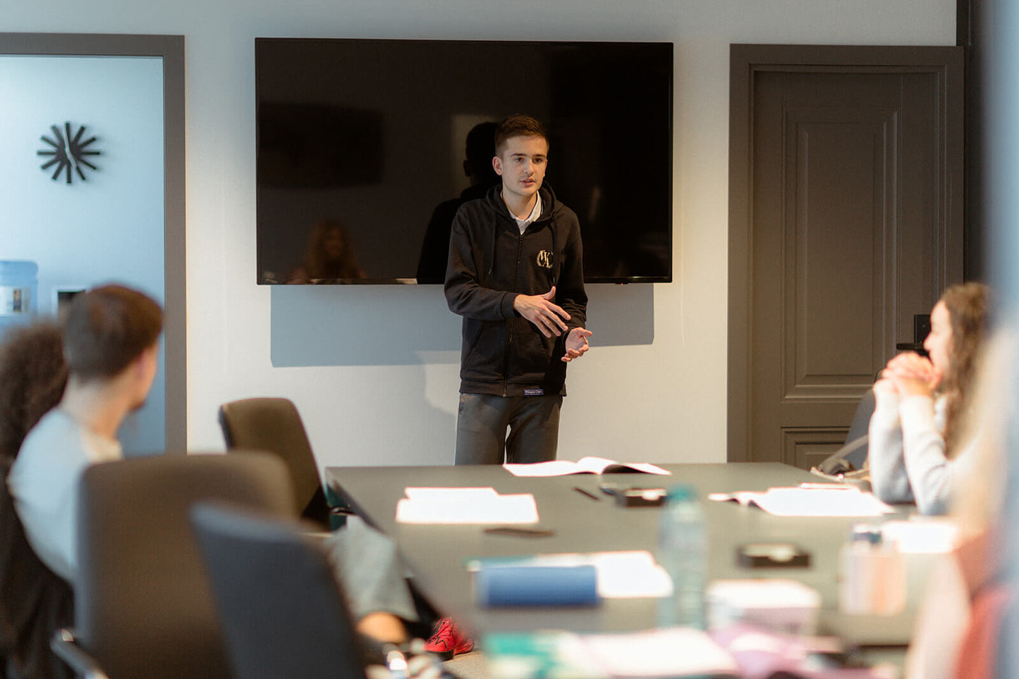 CURS DE PUBLIC SPEAKING PENTRU LICEENI (14-18 ANI) - SPEAKLEVEL TEENS