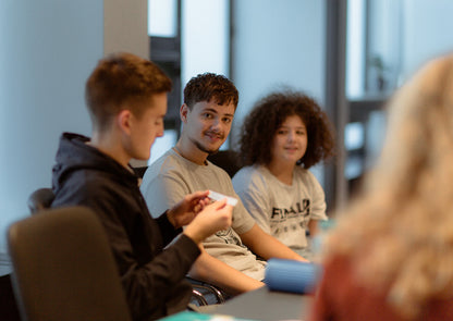 CURS DE PUBLIC SPEAKING PENTRU LICEENI (14-18 ANI) - SPEAKLEVEL TEENS