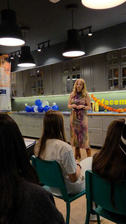 CURS DE PUBLIC SPEAKING PENTRU LICEENI (14-18 ANI) - SPEAKLEVEL TEENS