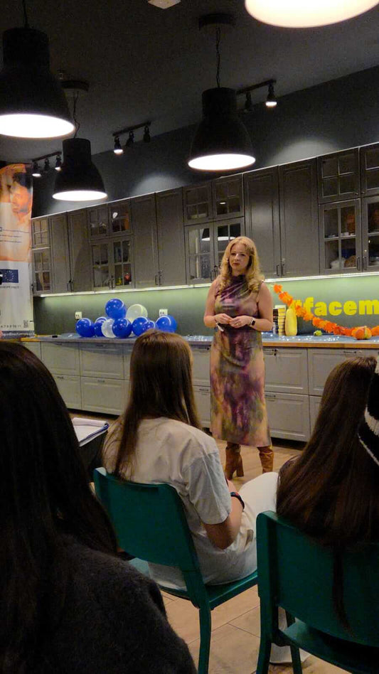 CURS DE PUBLIC SPEAKING PENTRU LICEENI (14-18 ANI) - SPEAKLEVEL TEENS